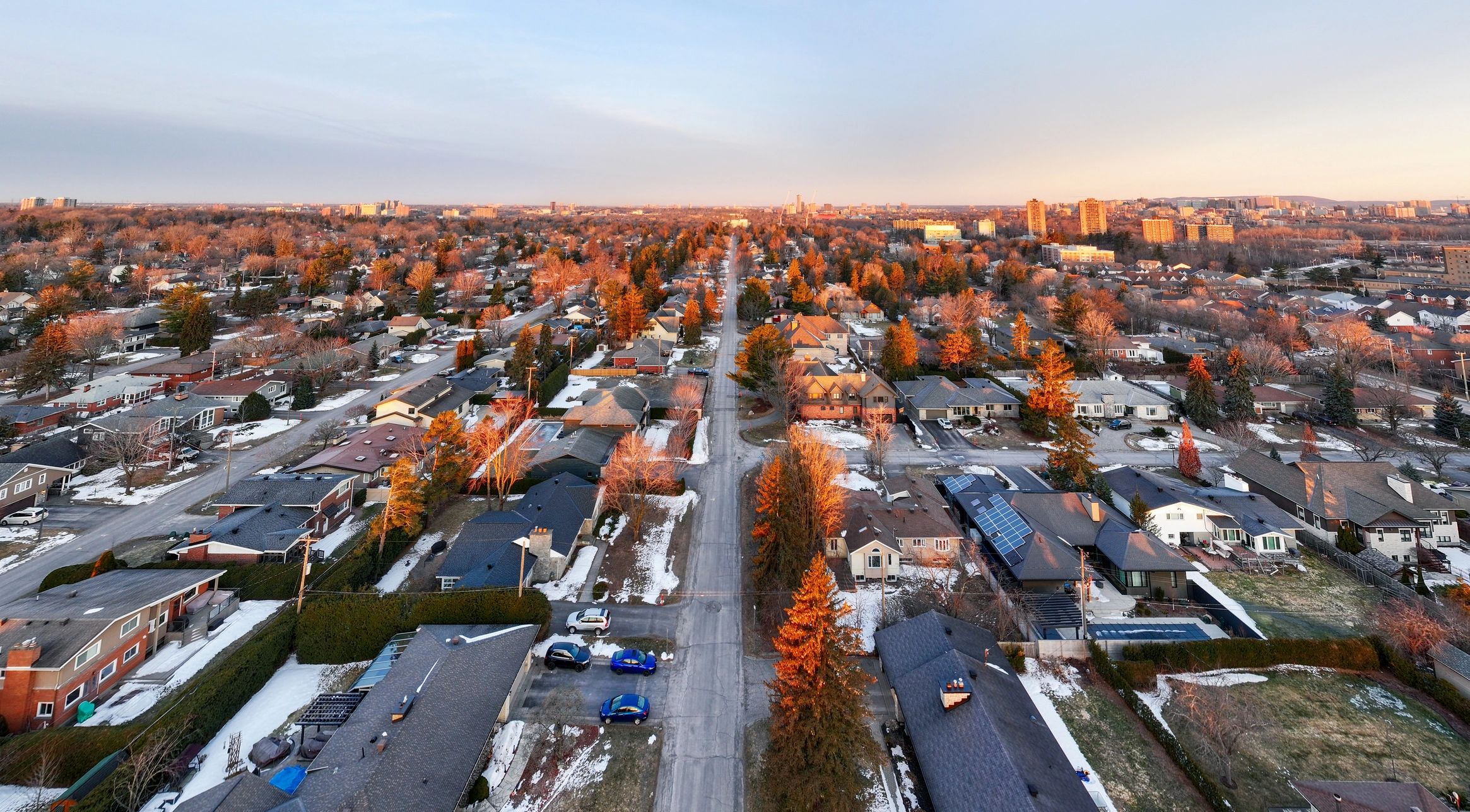 Aerial view of a residential neighborhood in Ontario